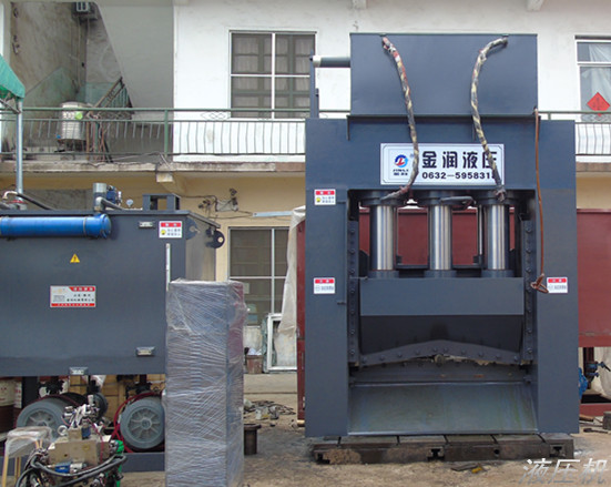 龙门液压剪切机