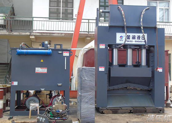 1000吨大型龙门液压剪切机